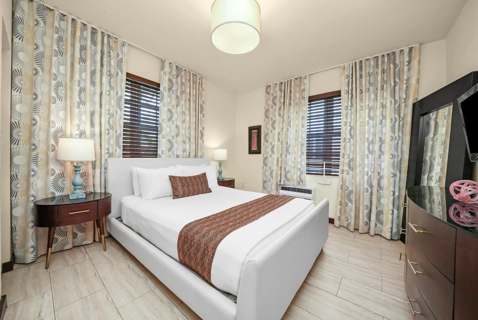 Tradewinds Apartment Hotel Майами-Бич Экстерьер фото