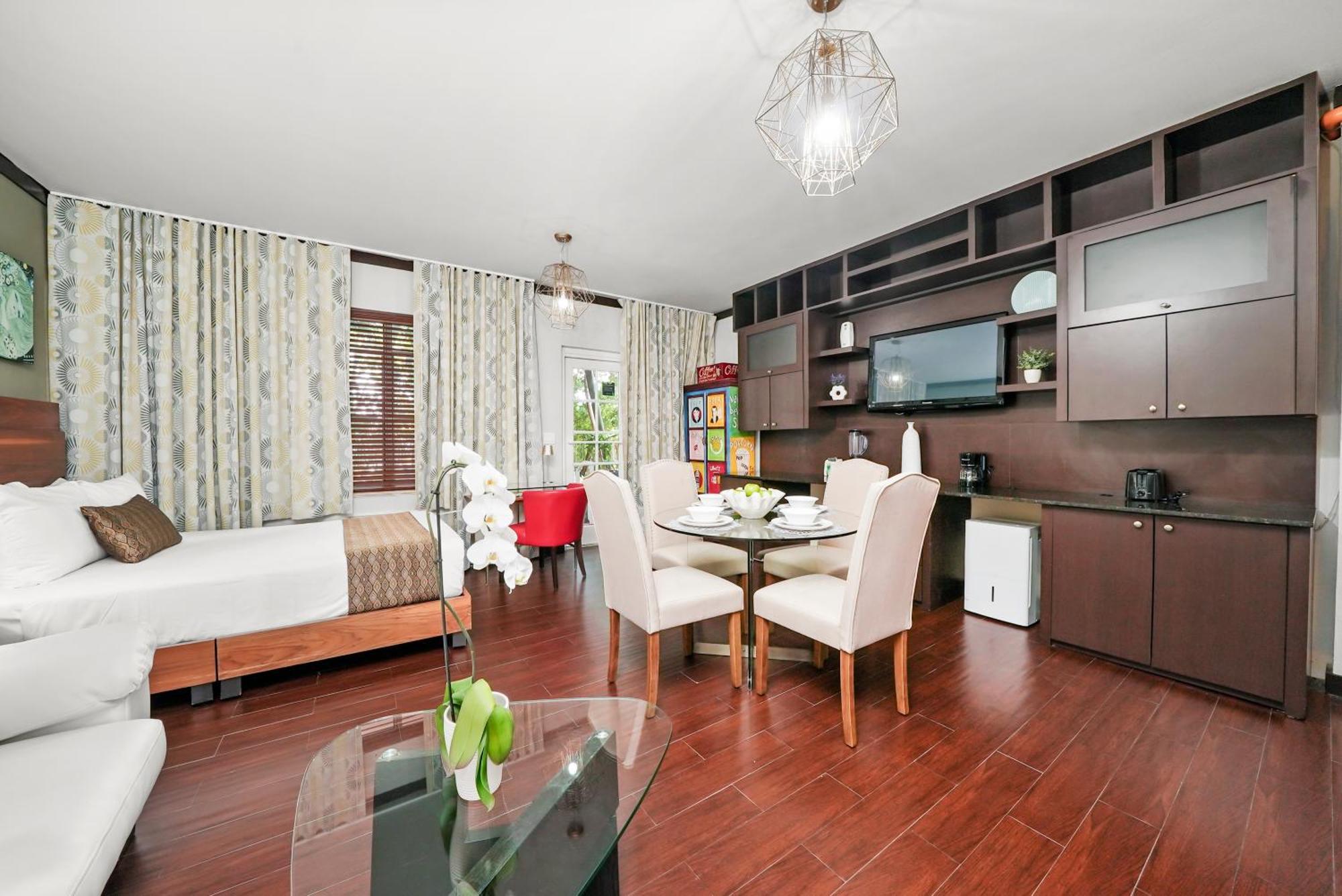 Tradewinds Apartment Hotel Майами-Бич Экстерьер фото