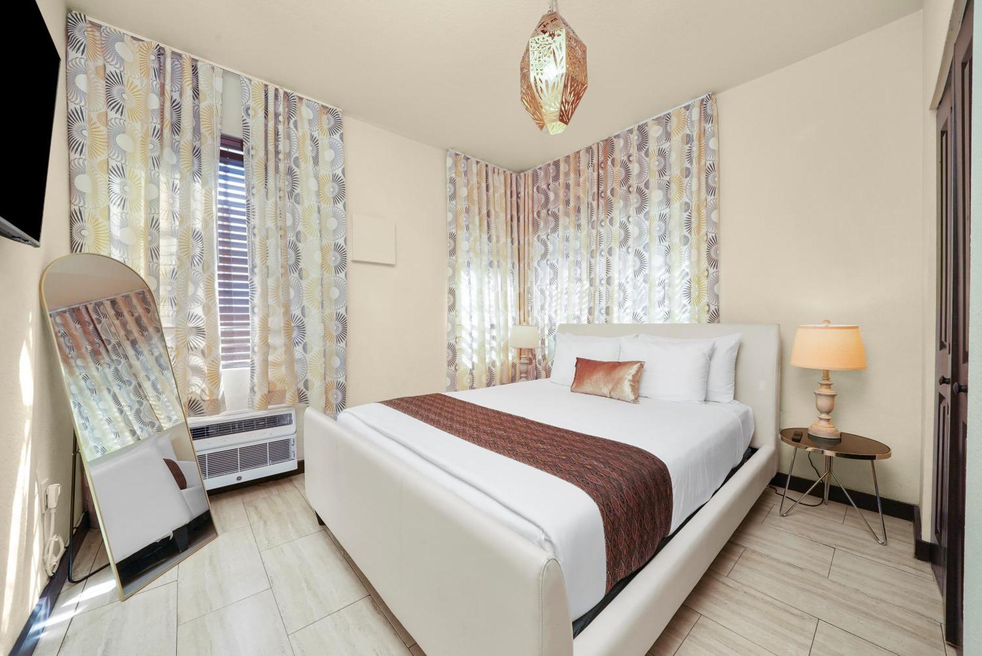Tradewinds Apartment Hotel Майами-Бич Экстерьер фото