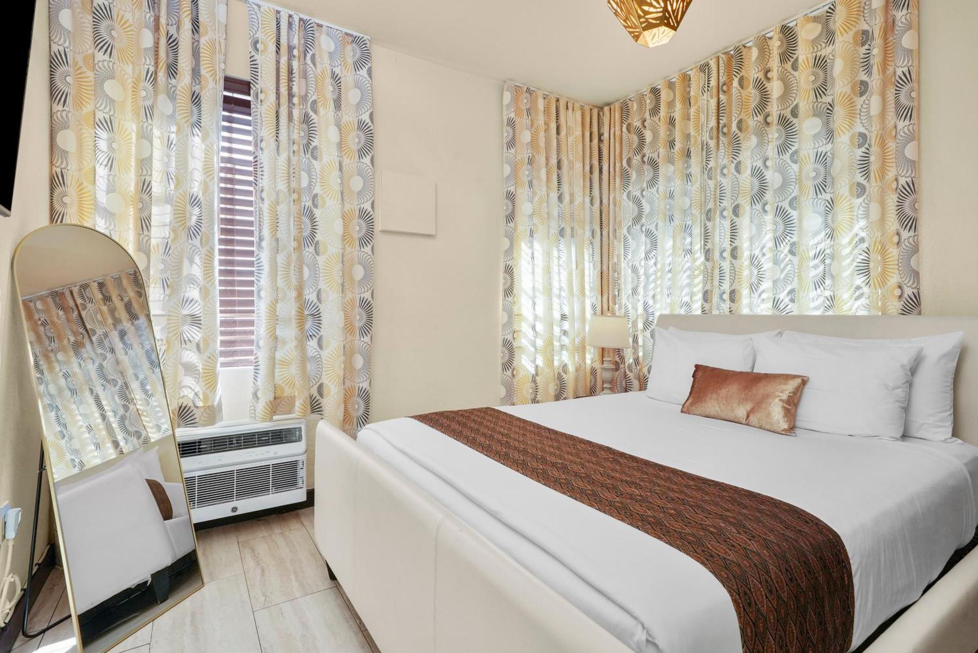 Tradewinds Apartment Hotel Майами-Бич Экстерьер фото
